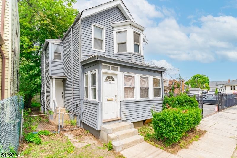 11 Sunset Avenue Newark NJ 07106