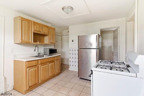 11 Sunset Avenue Newark NJ 07106