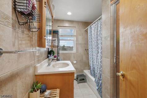 5 Cedar Street North Arlington NJ 07031