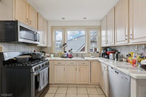 5 Cedar Street North Arlington NJ 07031