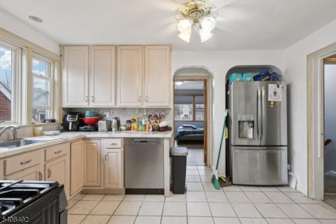 5 Cedar Street North Arlington NJ 07031