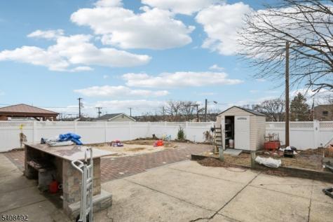5 Cedar Street North Arlington NJ 07031