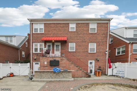 5 Cedar Street North Arlington NJ 07031