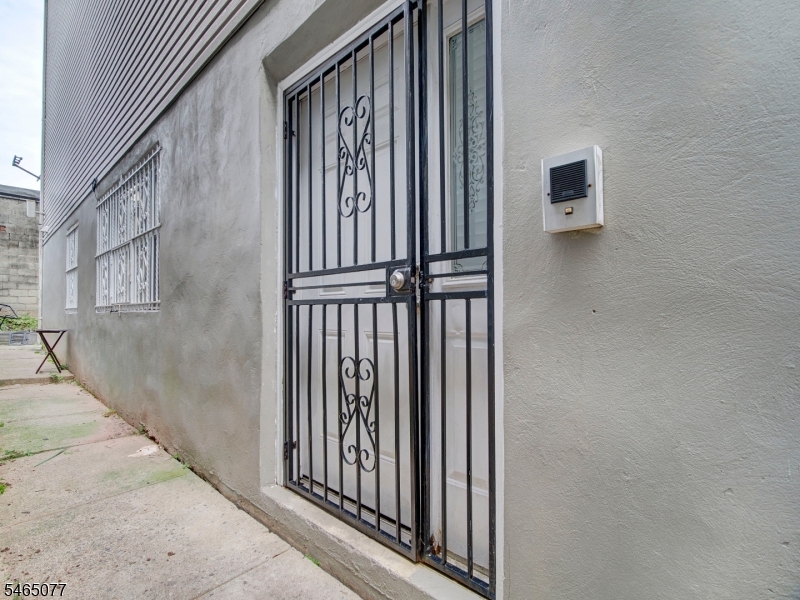 114 2ND Street Newark NJ 07107