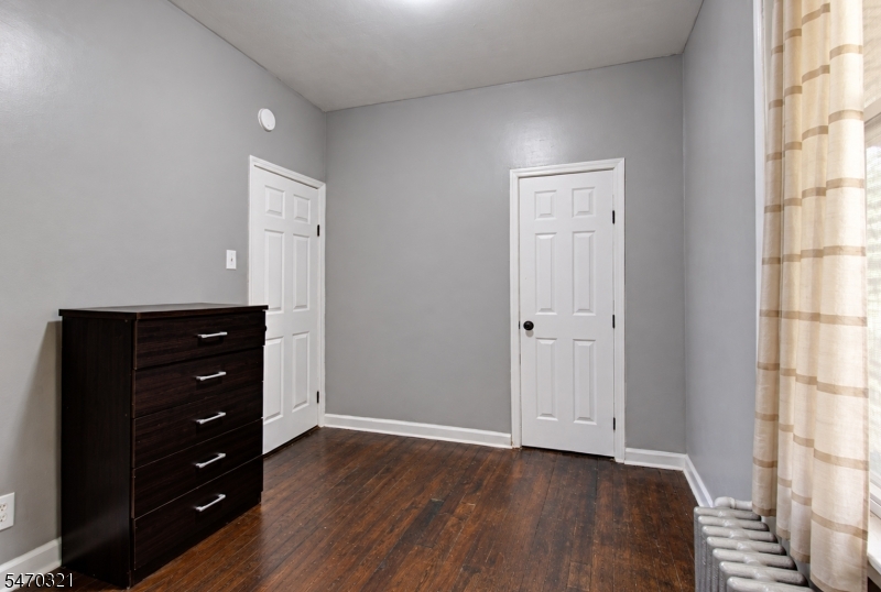 834 S 16th Street Newark NJ 07108