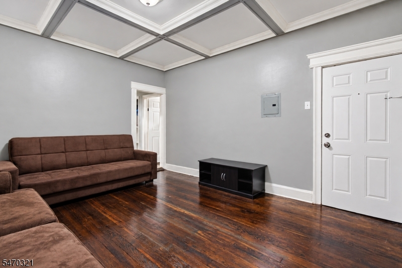 834 S 16th Street Newark NJ 07108
