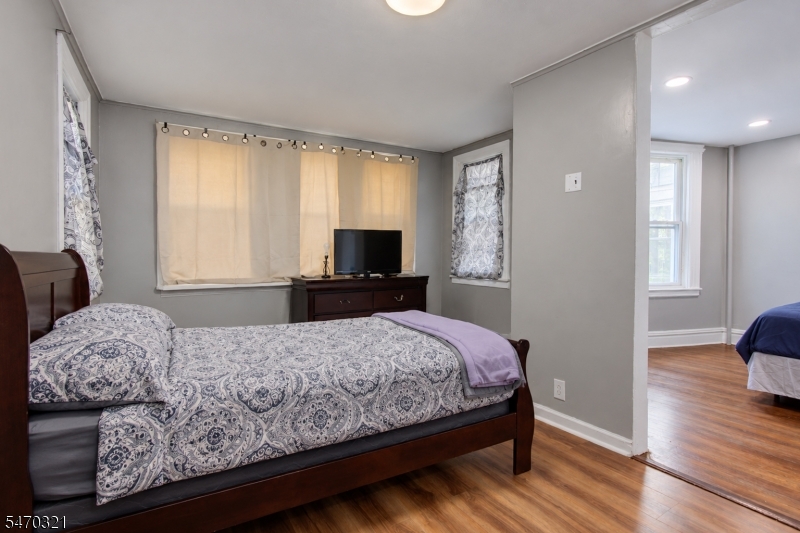 834 S 16th Street Newark NJ 07108