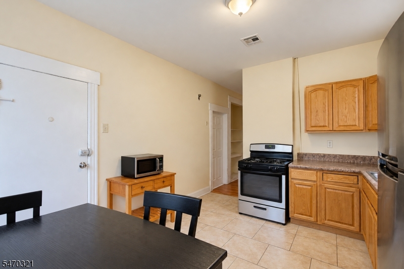 834 S 16th Street Newark NJ 07108