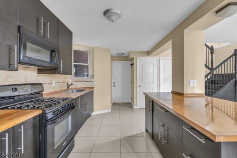 183 Thorne Street Jersey City NJ 07307