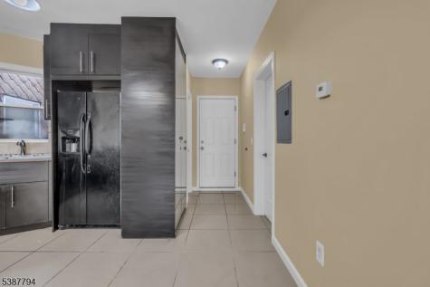 183 Thorne Street Jersey City NJ 07307