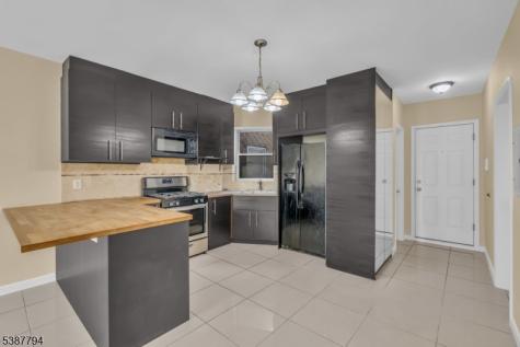 183 Thorne Street Jersey City NJ 07307