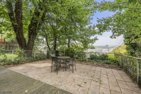 183 Thorne Street Jersey City NJ 07307