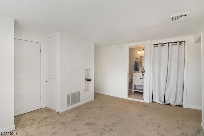 9 Diller Avenue Newton NJ 07860