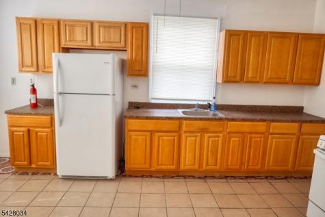 408 14TH Avenue Irvington NJ 07111