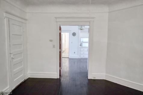 408 14TH Avenue Irvington NJ 07111