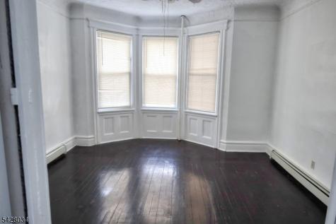 408 14TH Avenue Irvington NJ 07111