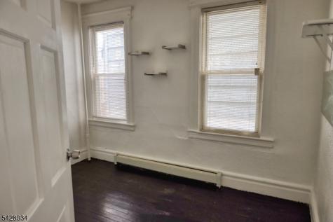 408 14TH Avenue Irvington NJ 07111