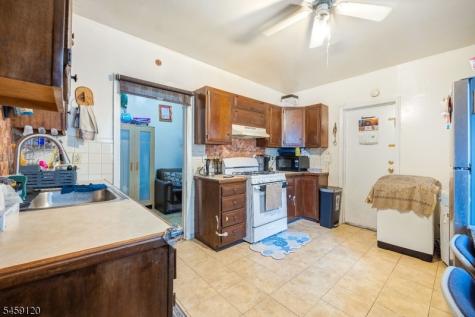 384 Getty Avenue Paterson NJ 07503