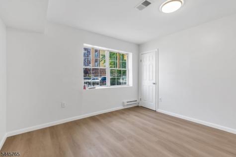 328 Hawthorne Avenue Newark NJ 07112