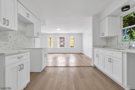 328 Hawthorne Avenue Newark NJ 07112