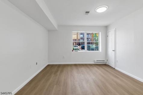 328 Hawthorne Avenue Newark NJ 07112