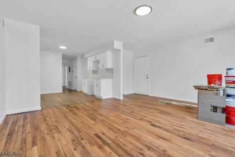 328 Hawthorne Avenue Newark NJ 07112