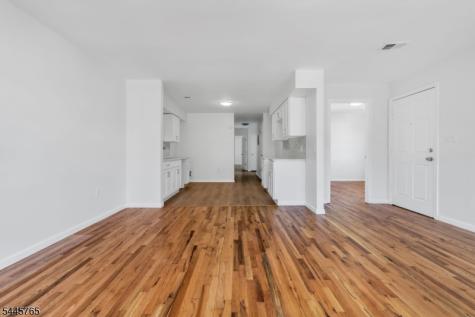 328 Hawthorne Avenue Newark NJ 07112