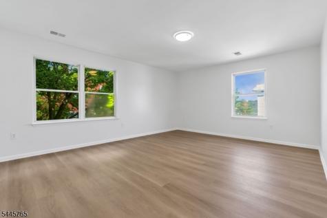 328 Hawthorne Avenue Newark NJ 07112