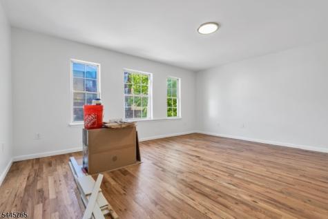 328 Hawthorne Avenue Newark NJ 07112