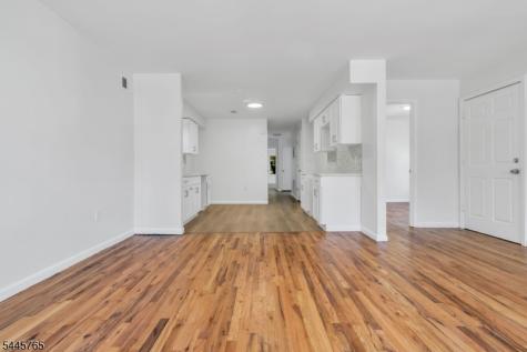 328 Hawthorne Avenue Newark NJ 07112