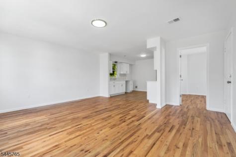 328 Hawthorne Avenue Newark NJ 07112