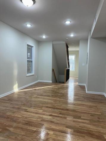 68 Arch Street Paterson NJ 07522