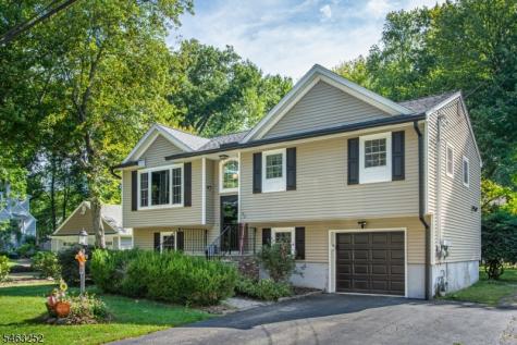 33 Lakeside Avenue Bloomingdale NJ 07403