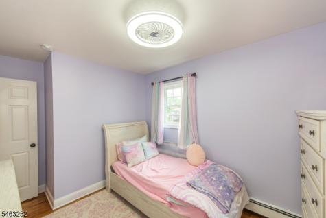 33 Lakeside Avenue Bloomingdale NJ 07403