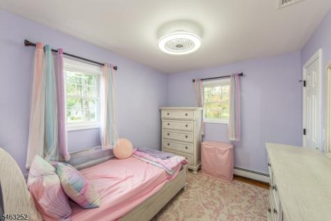 33 Lakeside Avenue Bloomingdale NJ 07403