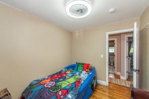 33 Lakeside Avenue Bloomingdale NJ 07403