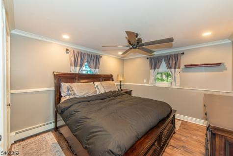 33 Lakeside Avenue Bloomingdale NJ 07403
