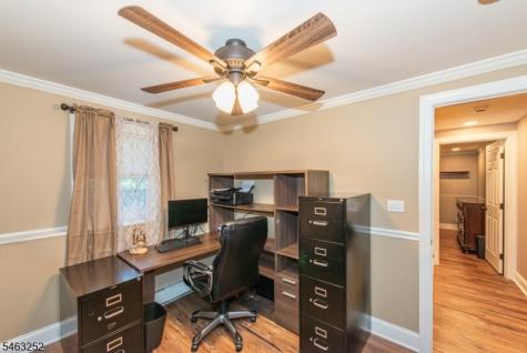 33 Lakeside Avenue Bloomingdale NJ 07403