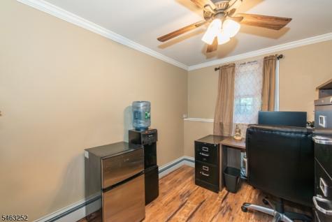 33 Lakeside Avenue Bloomingdale NJ 07403