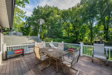 33 Lakeside Avenue Bloomingdale NJ 07403