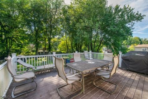 33 Lakeside Avenue Bloomingdale NJ 07403