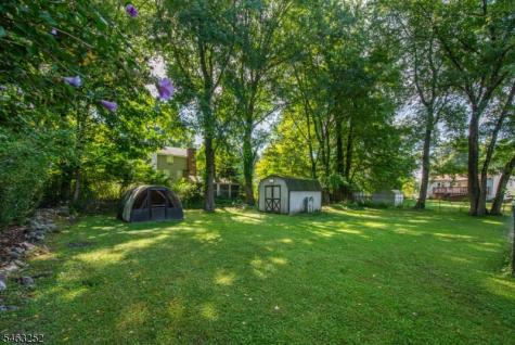 33 Lakeside Avenue Bloomingdale NJ 07403