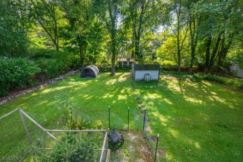 33 Lakeside Avenue Bloomingdale NJ 07403