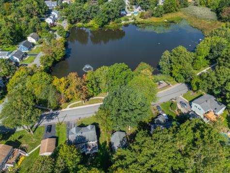 33 Lakeside Avenue Bloomingdale NJ 07403