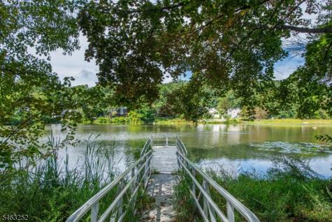33 Lakeside Avenue Bloomingdale NJ 07403