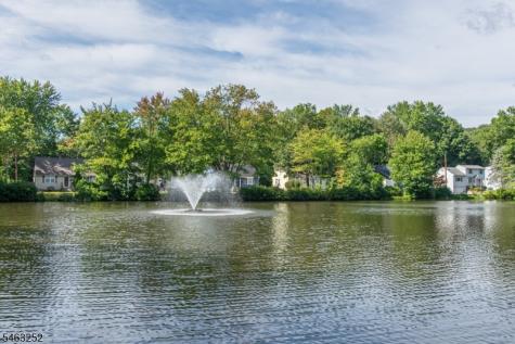 33 Lakeside Avenue Bloomingdale NJ 07403