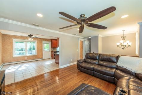 33 Lakeside Avenue Bloomingdale NJ 07403