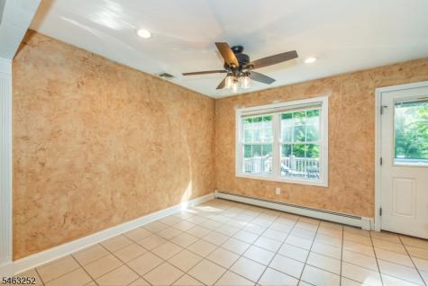 33 Lakeside Avenue Bloomingdale NJ 07403