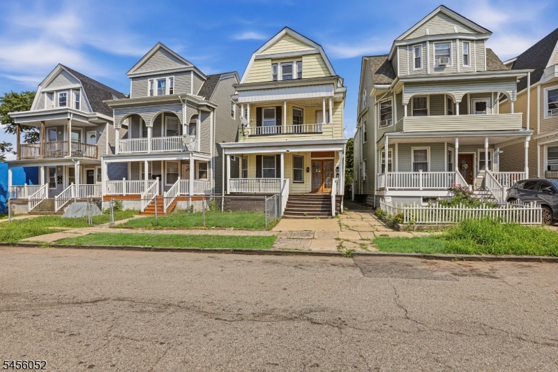 176 Hollywood Avenue East Orange NJ 07018