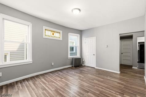 176 Hollywood Avenue East Orange NJ 07018